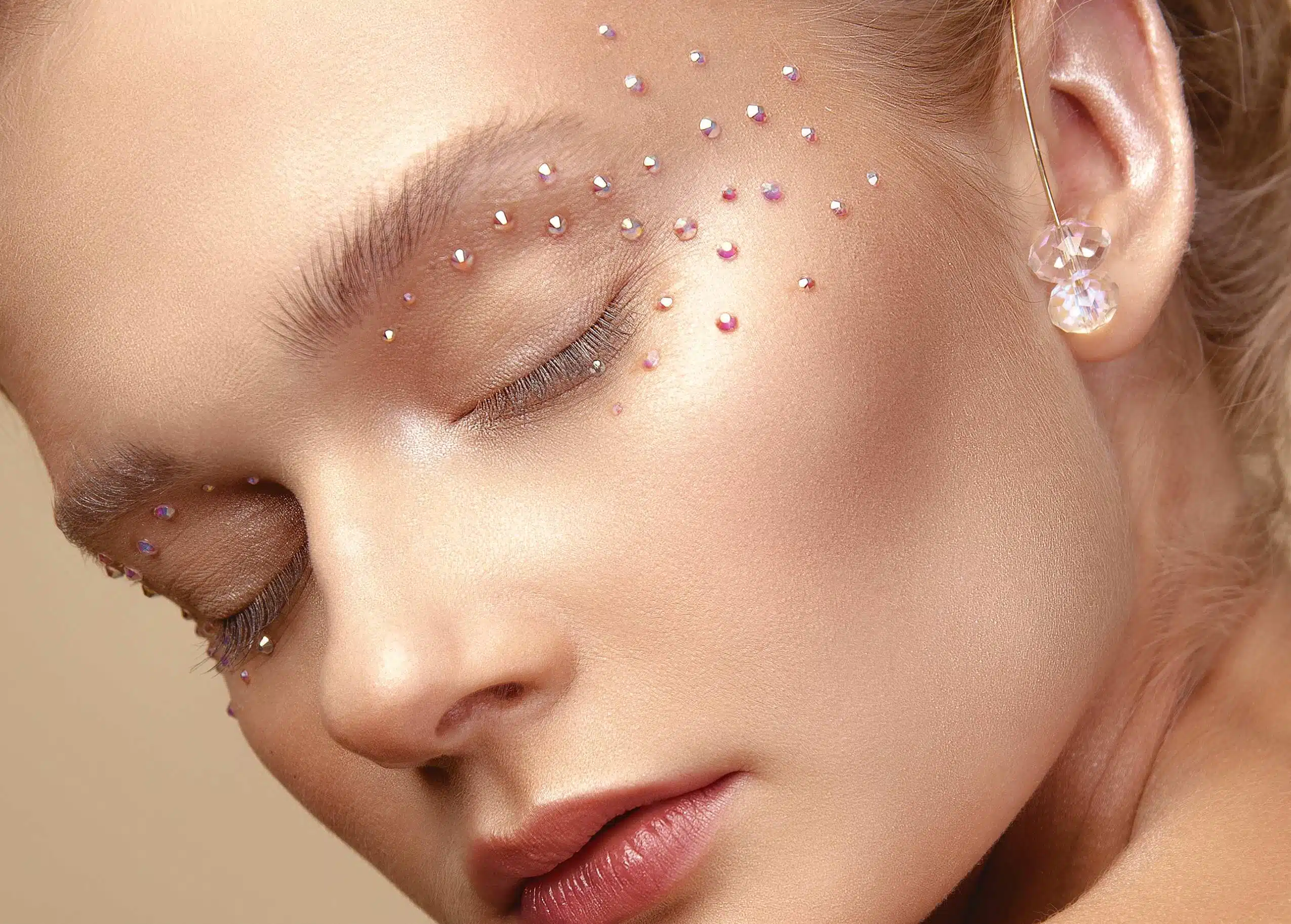 Hyaluronic Acid for Temples in Antibes | Temple Injection Price | Aesthetic Medicine | Dr. Aimé