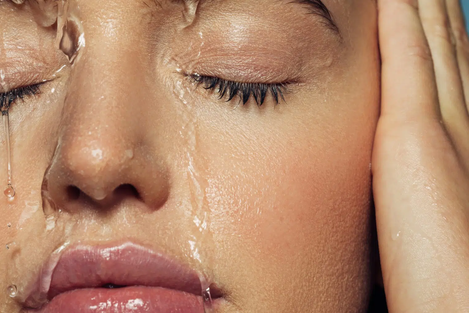 Le Dr Aimé à Antibes démêle le vrai du faux concernant les injections d’acide hyaluronique